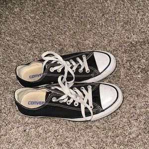 low top black and white converse